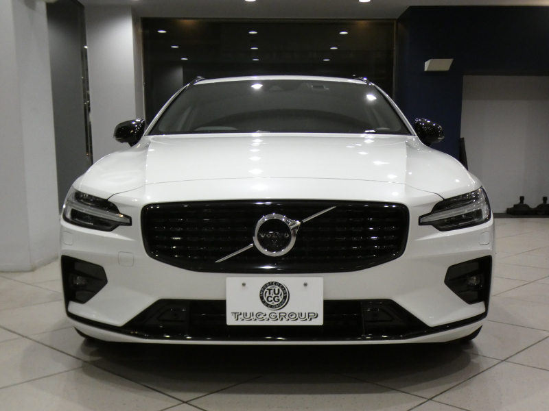 ボルボ V60 V60 B5 Rﾃﾞｻﾞｲﾝ　ｼﾃｨｾｰﾌﾃｨ ACC･BLIS 黒半革 全席ﾋｰﾀｰ ｽﾃｱﾋｰﾀｰ ﾀｯﾁｽｸﾘｰﾝHDDﾅﾋﾞTV harman/K 全周囲ｶﾒﾗ ﾍｯﾄﾞｱｯﾌﾟDSP LEDﾗｲﾄ Rﾃﾞｻﾞｲﾝ専用ｴｸｽﾃﾘｱ&18AW B5ｴﾝｼﾞﾝ+ﾓｰﾀｰ　2年保証