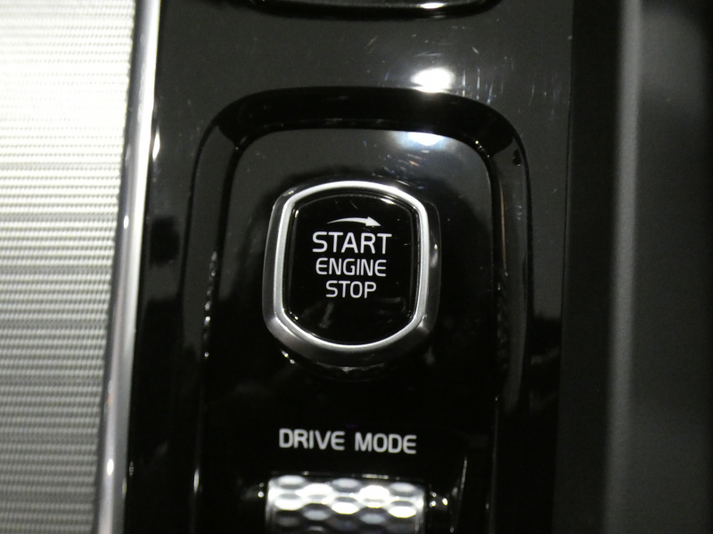 ボルボ V60 V60 B5 Rﾃﾞｻﾞｲﾝ　ｼﾃｨｾｰﾌﾃｨ ACC･BLIS 黒半革 全席ﾋｰﾀｰ ｽﾃｱﾋｰﾀｰ ﾀｯﾁｽｸﾘｰﾝHDDﾅﾋﾞTV harman/K 全周囲ｶﾒﾗ ﾍｯﾄﾞｱｯﾌﾟDSP LEDﾗｲﾄ Rﾃﾞｻﾞｲﾝ専用ｴｸｽﾃﾘｱ&18AW B5ｴﾝｼﾞﾝ+ﾓｰﾀｰ　2年保証