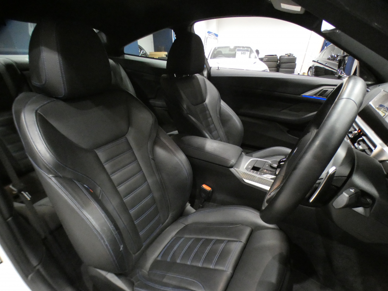 BMW 4シリーズ M440i xDriveｸｰﾍﾟ　ｺﾝﾌｫA Dｱｼｽﾄ 追ACC ﾚｰﾝCHW 衝突軽減 黒革 ﾋｰﾀｰ iﾄﾞﾗｲﾌﾞﾅﾋﾞ(第7世代) harmank ﾜｲﾔﾚｽCH ﾍｯﾄﾞｱｯﾌﾟDSP 全周ｶﾒﾗ PDC ﾚｰｻﾞｰﾗｲﾄ 専用ｴｸｽﾃﾘｱ&19AW 387ps　2年保証