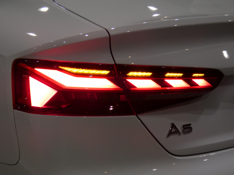 アウディ A5 A5ｽﾎﾟｰﾂﾊﾞｯｸ 40TDIｸﾜﾄﾛ Sﾗｲﾝ　1ｵｰﾅｰ 後期 追ACC ﾚｰﾝ&ｻｲﾄﾞｱｼｽﾄ 衝突軽減 半革 全席ﾋｰﾀｰ ﾀｯﾁP対応MMIﾅﾋﾞ ﾊﾞｰﾁｬﾙCP+ 全周囲ｶﾒﾗ PDC ﾏﾄﾘｸｽLED ｱﾝﾋﾞｴﾝﾄﾗｲﾄ Sﾗｲﾝｴｸｽﾃﾘｱ&18AW　2年保証