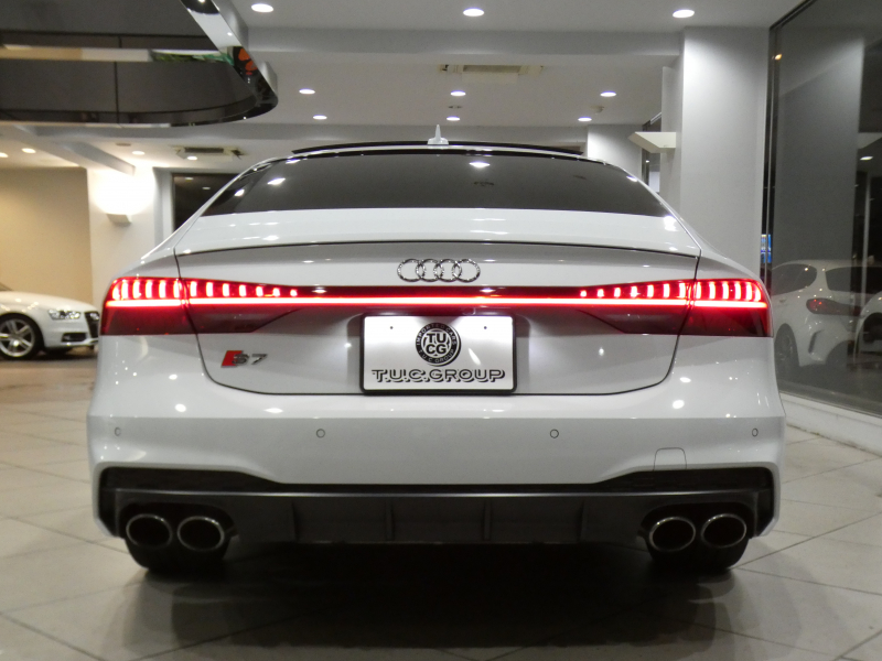 アウディ S7 【ｷｬﾝﾍﾟｰﾝ価格】S7ｽﾎﾟｰﾂﾊﾞｯｸ　ADVｷｰ 追ACC ﾚｰﾝ&ｻｲﾄﾞｱｼｽﾄ 衝突軽減 黒革 全席ﾋｰﾀｰ ﾊﾟﾉﾗﾏSR ﾀｯﾁP対応MMIﾅﾋﾞTV ﾊﾞｰﾁｬﾙCP+ 全周囲ｶﾒﾗ PDC HDﾏﾄﾘｸｽLED ﾚｰｻﾞｰﾗｲﾄ ｴｱｻｽ 専用ｴｸｽﾃﾘｱ OP21AW 450ps　2年保証