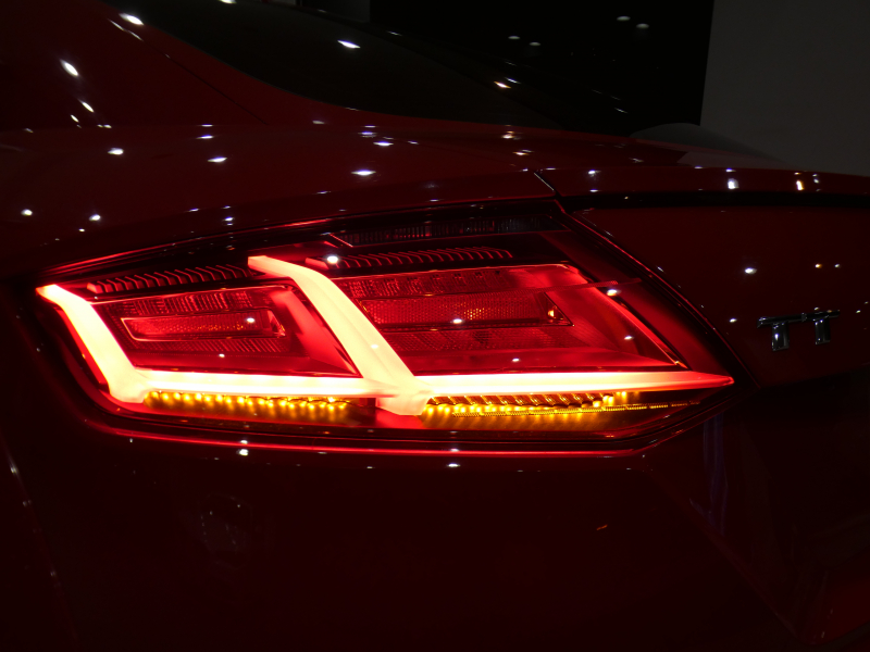 アウディ TTクーペ TTｸｰﾍﾟ 40TFSI ｺﾝﾌｫｰﾄPKG　後期 ADVｷｰ ｸﾙｺﾝ ﾚｰﾝ&ｻｲﾄﾞｱｼｽﾄ ｴﾌｪｸﾄｸﾛｽｼｰﾄ ｼｰﾄﾋｰﾀｰ MMIﾅﾋﾞ ﾊﾞｰﾁｬﾙCP Bｶﾒﾗ PDC LEDﾗｲﾄ 18AW　2年保証