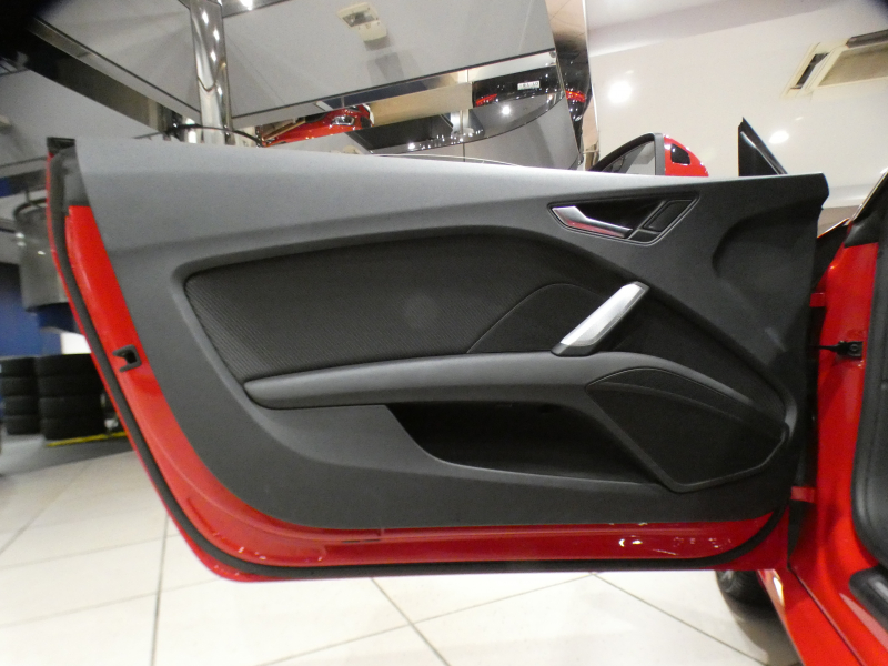 アウディ TTクーペ TTｸｰﾍﾟ 40TFSI ｺﾝﾌｫｰﾄPKG　後期 ADVｷｰ ｸﾙｺﾝ ﾚｰﾝ&ｻｲﾄﾞｱｼｽﾄ ｴﾌｪｸﾄｸﾛｽｼｰﾄ ｼｰﾄﾋｰﾀｰ MMIﾅﾋﾞ ﾊﾞｰﾁｬﾙCP Bｶﾒﾗ PDC LEDﾗｲﾄ 18AW　2年保証