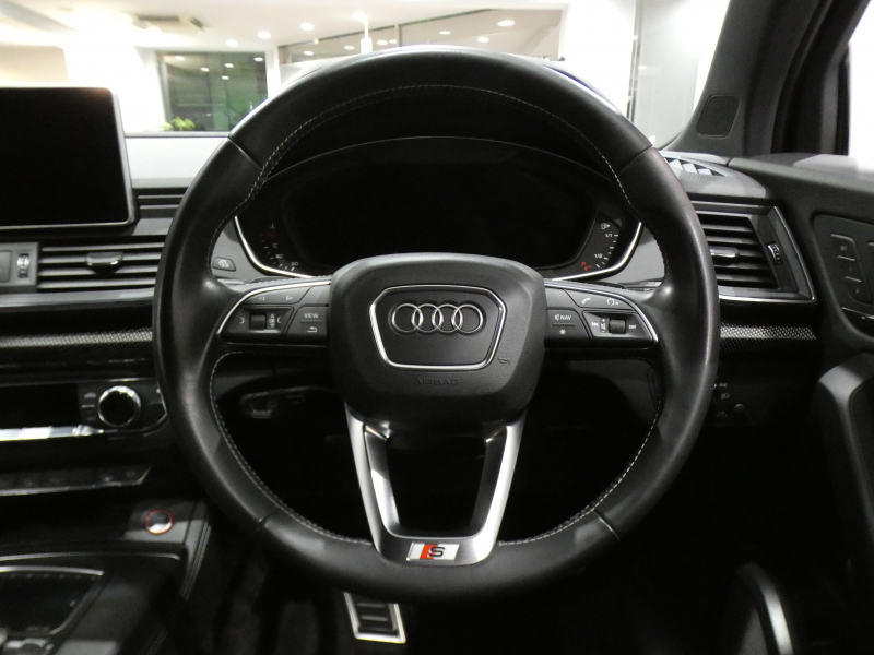 アウディ SQ5 SQ5 3.0TFSIｸﾜﾄﾛ ｱｼｽﾀﾝｽPKG　ADVｷｰ 追ACC ﾚｰﾝ&ｻｲﾄﾞｱｼｽﾄ 衝突軽減 半革 ﾋｰﾀｰ MMIﾅﾋﾞ ﾊﾞｰﾁｬﾙCP B&Oｻｳﾝﾄﾞ Bｶﾒﾗ PDC ﾏﾄﾘｸｽLED ｱﾝﾋﾞｴﾝﾄﾗｲﾄ ｵｰﾄﾃｰﾙｹﾞｰﾄ 専用ｴｸｽﾃﾘｱ&21AW ﾚｯﾄﾞｷｬﾘﾊﾟｰ 354ps　2年保証