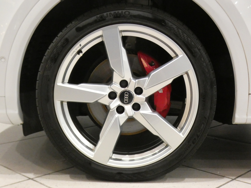 アウディ SQ5 SQ5 3.0TFSIｸﾜﾄﾛ ｱｼｽﾀﾝｽPKG　ADVｷｰ 追ACC ﾚｰﾝ&ｻｲﾄﾞｱｼｽﾄ 衝突軽減 半革 ﾋｰﾀｰ MMIﾅﾋﾞ ﾊﾞｰﾁｬﾙCP B&Oｻｳﾝﾄﾞ Bｶﾒﾗ PDC ﾏﾄﾘｸｽLED ｱﾝﾋﾞｴﾝﾄﾗｲﾄ ｵｰﾄﾃｰﾙｹﾞｰﾄ 専用ｴｸｽﾃﾘｱ&21AW ﾚｯﾄﾞｷｬﾘﾊﾟｰ 354ps　2年保証