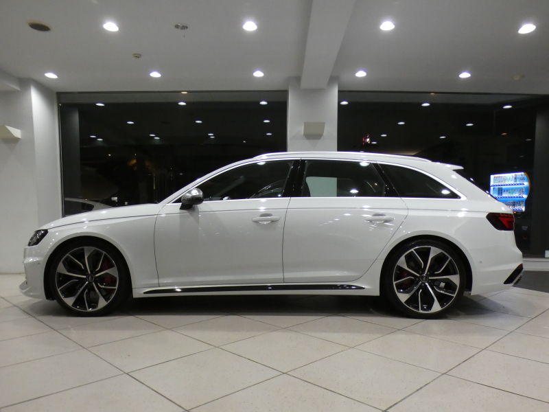 アウディ RS4アバント RS4ｱﾊﾞﾝﾄ 2.9TFSIｸﾜﾄﾛ ｱｼｽﾀﾝｽPKG　ADVｷｰ 追ACC ﾚｰﾝ&ｻｲﾄﾞｱｼｽﾄ ｱｳﾃﾞｨﾌﾟﾚｾﾝｽ 黒革 全席ﾋｰﾀｰ ﾊﾟﾉﾗﾏSR MMIﾅﾋﾞ ﾊﾞｰﾁｬﾙCP B&Oｻｳﾝﾄﾞ 全周囲ｶﾒﾗ PDC ﾏﾄﾘｸｽLED 専用ｴｸｽﾃﾘｱ&20AW 450ps　2年保証