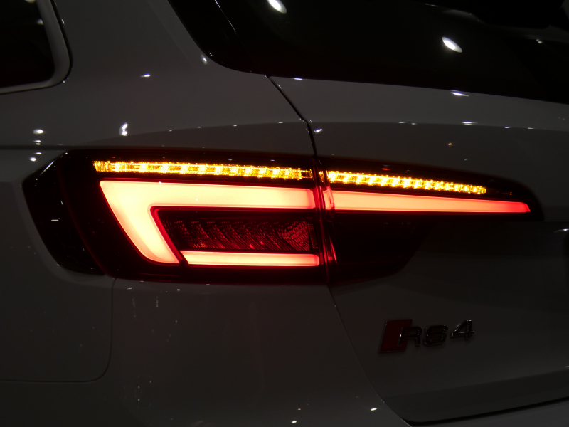 アウディ RS4アバント RS4ｱﾊﾞﾝﾄ 2.9TFSIｸﾜﾄﾛ ｱｼｽﾀﾝｽPKG　ADVｷｰ 追ACC ﾚｰﾝ&ｻｲﾄﾞｱｼｽﾄ ｱｳﾃﾞｨﾌﾟﾚｾﾝｽ 黒革 全席ﾋｰﾀｰ ﾊﾟﾉﾗﾏSR MMIﾅﾋﾞ ﾊﾞｰﾁｬﾙCP B&Oｻｳﾝﾄﾞ 全周囲ｶﾒﾗ PDC ﾏﾄﾘｸｽLED 専用ｴｸｽﾃﾘｱ&20AW 450ps　2年保証