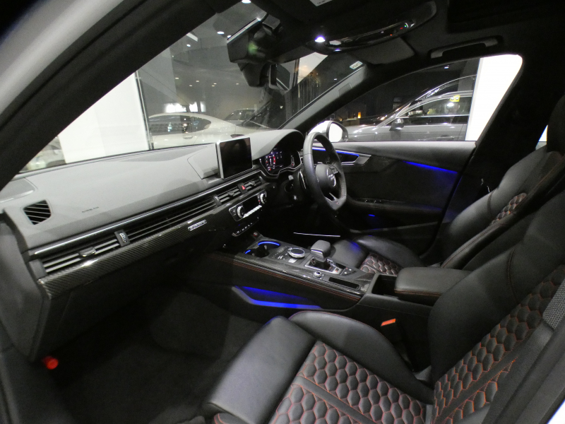 アウディ RS4アバント RS4ｱﾊﾞﾝﾄ 2.9TFSIｸﾜﾄﾛ ｱｼｽﾀﾝｽPKG　ADVｷｰ 追ACC ﾚｰﾝ&ｻｲﾄﾞｱｼｽﾄ ｱｳﾃﾞｨﾌﾟﾚｾﾝｽ 黒革 全席ﾋｰﾀｰ ﾊﾟﾉﾗﾏSR MMIﾅﾋﾞ ﾊﾞｰﾁｬﾙCP B&Oｻｳﾝﾄﾞ 全周囲ｶﾒﾗ PDC ﾏﾄﾘｸｽLED 専用ｴｸｽﾃﾘｱ&20AW 450ps　2年保証