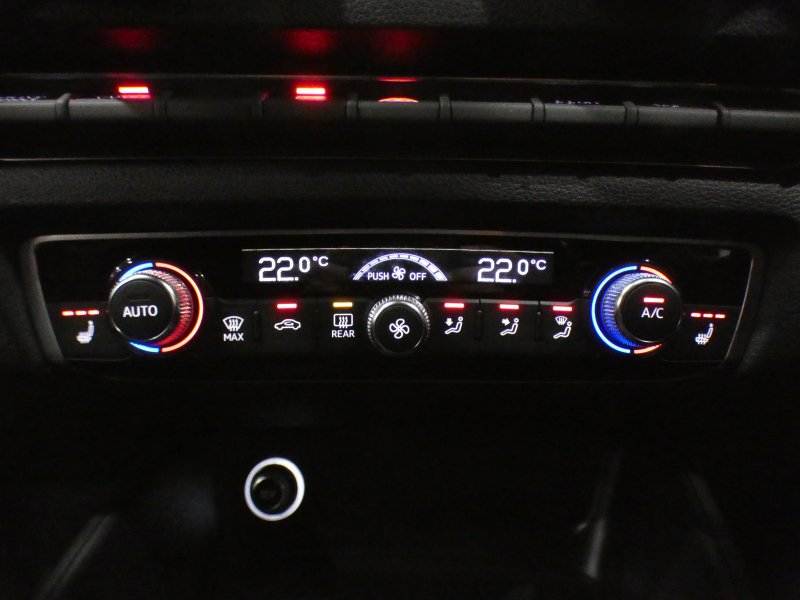 アウディ RS3 RS3ｽﾎﾟｰﾂﾊﾞｯｸ 2.5TFSIｸﾜﾄﾛ　ADVｷｰ 追ACC ﾚｰﾝ&ｻｲﾄﾞｱｼｽﾄ 黒革ｽﾎﾟｰﾂｼｰﾄ ﾋｰﾀｰ MMIﾅﾋﾞ ﾊﾞｰﾁｬﾙCP B&Oｻｳﾝﾄﾞ Bｶﾒﾗ PDC LEDﾗｲﾄ 専用ｴｸｽﾃﾘｱ&19AW ﾚｯﾄﾞｷｬﾘﾊﾟｰ 可変ﾏﾌﾗｰ SPIRIT車高調 400ps　2年保証