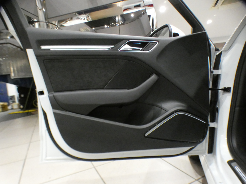 アウディ RS3 RS3ｽﾎﾟｰﾂﾊﾞｯｸ 2.5TFSIｸﾜﾄﾛ　ADVｷｰ 追ACC ﾚｰﾝ&ｻｲﾄﾞｱｼｽﾄ 黒革ｽﾎﾟｰﾂｼｰﾄ ﾋｰﾀｰ MMIﾅﾋﾞ ﾊﾞｰﾁｬﾙCP B&Oｻｳﾝﾄﾞ Bｶﾒﾗ PDC LEDﾗｲﾄ 専用ｴｸｽﾃﾘｱ&19AW ﾚｯﾄﾞｷｬﾘﾊﾟｰ 可変ﾏﾌﾗｰ SPIRIT車高調 400ps　2年保証