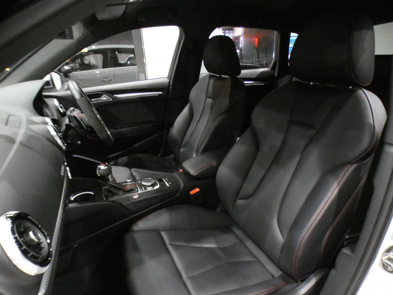 アウディ RS3 RS3ｽﾎﾟｰﾂﾊﾞｯｸ 2.5TFSIｸﾜﾄﾛ　ADVｷｰ 追ACC ﾚｰﾝ&ｻｲﾄﾞｱｼｽﾄ 黒革ｽﾎﾟｰﾂｼｰﾄ ﾋｰﾀｰ MMIﾅﾋﾞ ﾊﾞｰﾁｬﾙCP B&Oｻｳﾝﾄﾞ Bｶﾒﾗ PDC LEDﾗｲﾄ 専用ｴｸｽﾃﾘｱ&19AW ﾚｯﾄﾞｷｬﾘﾊﾟｰ 可変ﾏﾌﾗｰ SPIRIT車高調 400ps　2年保証