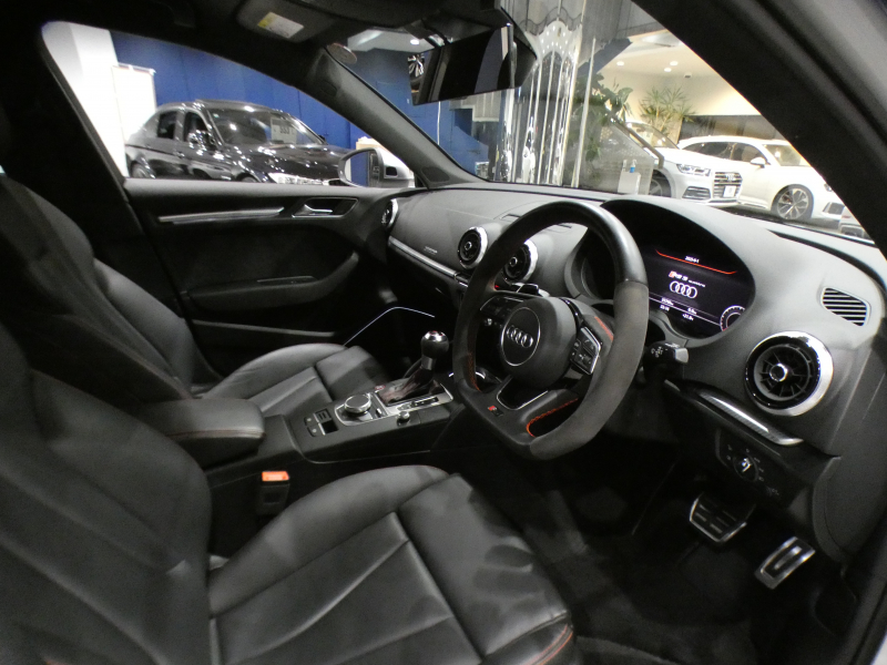 アウディ RS3 RS3ｽﾎﾟｰﾂﾊﾞｯｸ 2.5TFSIｸﾜﾄﾛ　ADVｷｰ 追ACC ﾚｰﾝ&ｻｲﾄﾞｱｼｽﾄ 黒革ｽﾎﾟｰﾂｼｰﾄ ﾋｰﾀｰ MMIﾅﾋﾞ ﾊﾞｰﾁｬﾙCP B&Oｻｳﾝﾄﾞ Bｶﾒﾗ PDC LEDﾗｲﾄ 専用ｴｸｽﾃﾘｱ&19AW ﾚｯﾄﾞｷｬﾘﾊﾟｰ 可変ﾏﾌﾗｰ SPIRIT車高調 400ps　2年保証