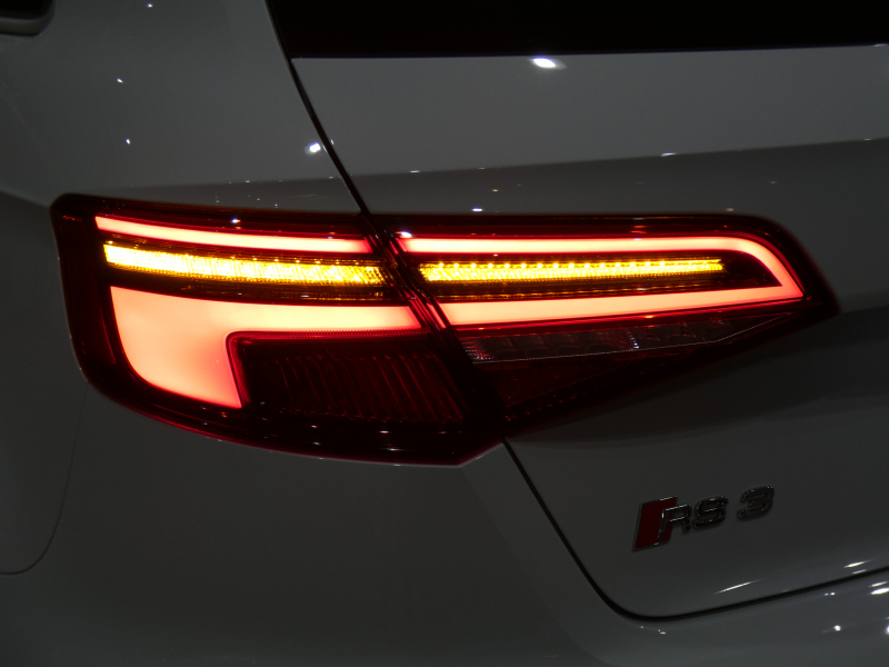 アウディ RS3 RS3ｽﾎﾟｰﾂﾊﾞｯｸ 2.5TFSIｸﾜﾄﾛ　ADVｷｰ 追ACC ﾚｰﾝ&ｻｲﾄﾞｱｼｽﾄ 黒革ｽﾎﾟｰﾂｼｰﾄ ﾋｰﾀｰ MMIﾅﾋﾞ ﾊﾞｰﾁｬﾙCP B&Oｻｳﾝﾄﾞ Bｶﾒﾗ PDC LEDﾗｲﾄ 専用ｴｸｽﾃﾘｱ&19AW ﾚｯﾄﾞｷｬﾘﾊﾟｰ 可変ﾏﾌﾗｰ SPIRIT車高調 400ps　2年保証