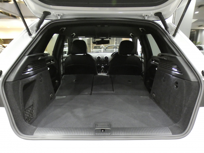 アウディ RS3 RS3ｽﾎﾟｰﾂﾊﾞｯｸ 2.5TFSIｸﾜﾄﾛ　ADVｷｰ 追ACC ﾚｰﾝ&ｻｲﾄﾞｱｼｽﾄ 黒革ｽﾎﾟｰﾂｼｰﾄ ﾋｰﾀｰ MMIﾅﾋﾞ ﾊﾞｰﾁｬﾙCP B&Oｻｳﾝﾄﾞ Bｶﾒﾗ PDC LEDﾗｲﾄ 専用ｴｸｽﾃﾘｱ&19AW ﾚｯﾄﾞｷｬﾘﾊﾟｰ 可変ﾏﾌﾗｰ SPIRIT車高調 400ps　2年保証