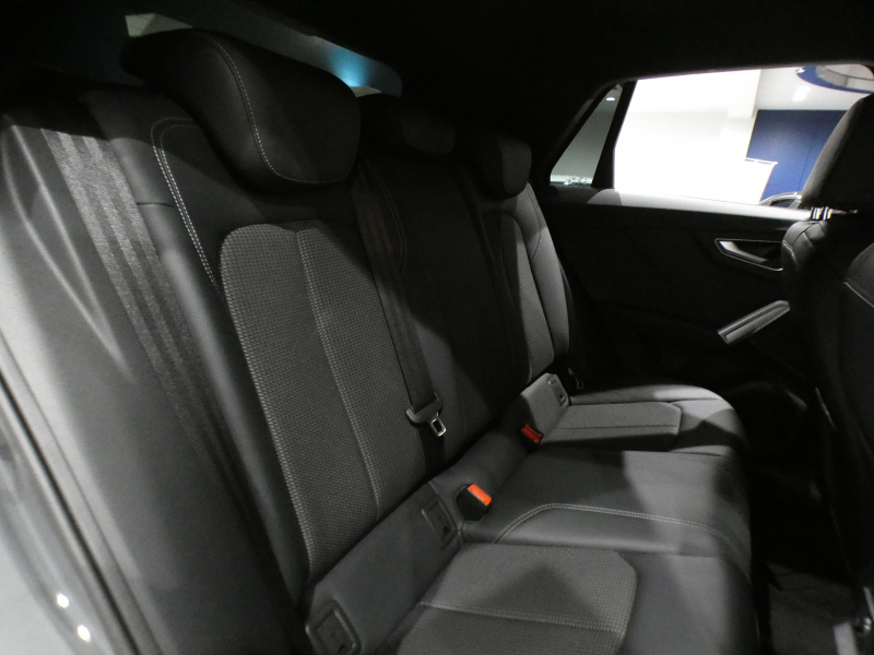 アウディ Q2 Q2 30TFSIｽﾎﾟｰﾂ Sﾗｲﾝ&ｱｼｽﾀﾝｽPKG　ADVｷｰ 追ACC ﾚｰﾝ&ｻｲﾄﾞｱｼｽﾄ ｱｳﾃﾞｨﾌﾟﾚｾﾝｽ 半革 ﾋｰﾀｰ MMIﾅﾋﾞ Bｶﾒﾗ PDC LEDﾗｲﾄ ｵｰﾄﾃｰﾙｹﾞｰﾄ Sﾗｲﾝｴｸｽﾃﾘｱ&18AW　2年保証