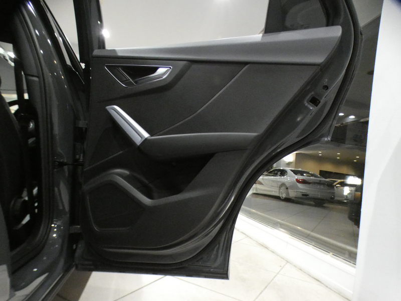 アウディ Q2 Q2 30TFSIｽﾎﾟｰﾂ Sﾗｲﾝ&ｱｼｽﾀﾝｽPKG　ADVｷｰ 追ACC ﾚｰﾝ&ｻｲﾄﾞｱｼｽﾄ ｱｳﾃﾞｨﾌﾟﾚｾﾝｽ 半革 ﾋｰﾀｰ MMIﾅﾋﾞ Bｶﾒﾗ PDC LEDﾗｲﾄ ｵｰﾄﾃｰﾙｹﾞｰﾄ Sﾗｲﾝｴｸｽﾃﾘｱ&18AW　2年保証