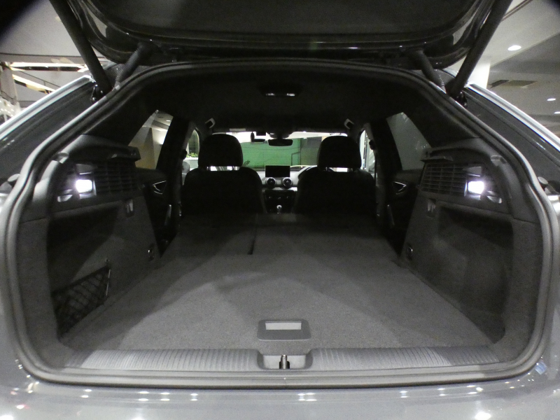 アウディ Q2 Q2 30TFSIｽﾎﾟｰﾂ Sﾗｲﾝ&ｱｼｽﾀﾝｽPKG　ADVｷｰ 追ACC ﾚｰﾝ&ｻｲﾄﾞｱｼｽﾄ ｱｳﾃﾞｨﾌﾟﾚｾﾝｽ 半革 ﾋｰﾀｰ MMIﾅﾋﾞ Bｶﾒﾗ PDC LEDﾗｲﾄ ｵｰﾄﾃｰﾙｹﾞｰﾄ Sﾗｲﾝｴｸｽﾃﾘｱ&18AW　2年保証