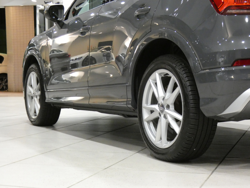 アウディ Q2 Q2 30TFSIｽﾎﾟｰﾂ Sﾗｲﾝ&ｱｼｽﾀﾝｽPKG　ADVｷｰ 追ACC ﾚｰﾝ&ｻｲﾄﾞｱｼｽﾄ ｱｳﾃﾞｨﾌﾟﾚｾﾝｽ 半革 ﾋｰﾀｰ MMIﾅﾋﾞ Bｶﾒﾗ PDC LEDﾗｲﾄ ｵｰﾄﾃｰﾙｹﾞｰﾄ Sﾗｲﾝｴｸｽﾃﾘｱ&18AW　2年保証