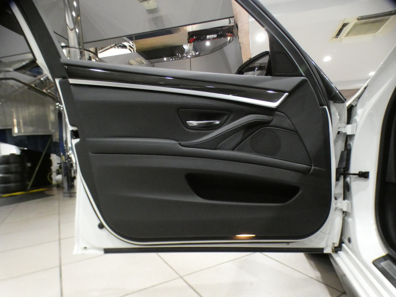 BMW 5シリーズ 528iﾂｰﾘﾝｸﾞMｽﾎﾟｰﾂ　後期 追ACC ﾚｰﾝCHW 衝突軽減 黒革 ﾋｰﾀｰ DSPﾒｰﾀｰ iﾄﾞﾗｲﾌﾞﾅﾋﾞ(NBT-EVO) Bｶﾒﾗ PDC LEDﾗｲﾄ ｵｰﾄﾃｰﾙｹﾞｰﾄ Mｽﾎﾟｰﾂｴｱﾛ&18AW 高出力EG 245ps　2年保証