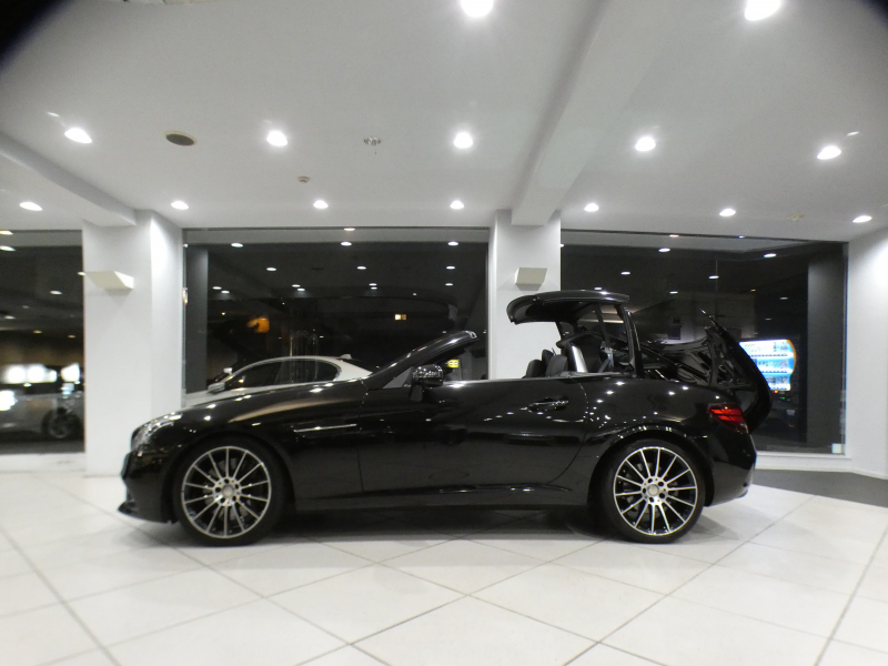 メルセデスベンツ SLCクラス SLC200ｽﾎﾟｰﾂ ﾚｰﾀﾞｰｾｰﾌﾃｨ　ｷｰﾚｽｺﾞｰ 黒革 ﾋｰﾀｰ&ｴｱｽｶｰﾌ ﾏｼﾞｯｸｽｶｲR ﾅﾋﾞTV harmank Bｶﾒﾗ PTS LEDﾗｲﾄ AMGｽﾀｲﾘﾝｸﾞ&18AW ｽﾎﾟｰﾂEX　2年保証