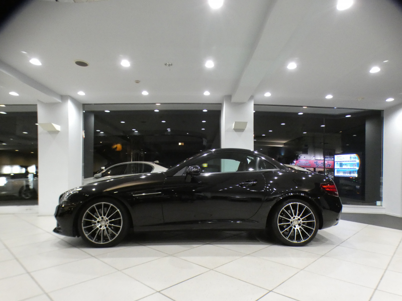 メルセデスベンツ SLCクラス SLC200ｽﾎﾟｰﾂ ﾚｰﾀﾞｰｾｰﾌﾃｨ　ｷｰﾚｽｺﾞｰ 黒革 ﾋｰﾀｰ&ｴｱｽｶｰﾌ ﾏｼﾞｯｸｽｶｲR ﾅﾋﾞTV harmank Bｶﾒﾗ PTS LEDﾗｲﾄ AMGｽﾀｲﾘﾝｸﾞ&18AW ｽﾎﾟｰﾂEX　2年保証