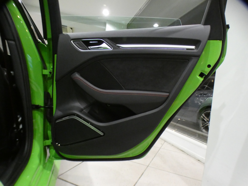 アウディ RS3 RS3ｽﾎﾟｰﾂﾊﾞｯｸ 2.5TFSIｸﾜﾄﾛ RSﾃﾞｻﾞｲﾝPKG　ADVｷｰ 追ACC ﾚｰﾝ&ｻｲﾄﾞｱｼｽﾄ RSｽﾎﾟｰﾂｼｰﾄ ﾋｰﾀｰ MMIﾅﾋﾞ ﾊﾞｰﾁｬﾙCP B&Oｻｳﾝﾄﾞ Bｶﾒﾗ PDC ﾏﾄﾘｸｽLED 専用ｴｸｽﾃﾘｱ&19AW ﾚｯﾄﾞｷｬﾘﾊﾟｰ ﾏｸﾞﾈﾃｨｯｸR 可変ﾏﾌﾗｰ 400ps　2年保証