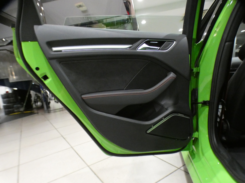 アウディ RS3 RS3ｽﾎﾟｰﾂﾊﾞｯｸ 2.5TFSIｸﾜﾄﾛ RSﾃﾞｻﾞｲﾝPKG　ADVｷｰ 追ACC ﾚｰﾝ&ｻｲﾄﾞｱｼｽﾄ RSｽﾎﾟｰﾂｼｰﾄ ﾋｰﾀｰ MMIﾅﾋﾞ ﾊﾞｰﾁｬﾙCP B&Oｻｳﾝﾄﾞ Bｶﾒﾗ PDC ﾏﾄﾘｸｽLED 専用ｴｸｽﾃﾘｱ&19AW ﾚｯﾄﾞｷｬﾘﾊﾟｰ ﾏｸﾞﾈﾃｨｯｸR 可変ﾏﾌﾗｰ 400ps　2年保証