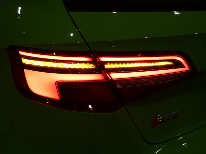 アウディ RS3 RS3ｽﾎﾟｰﾂﾊﾞｯｸ 2.5TFSIｸﾜﾄﾛ RSﾃﾞｻﾞｲﾝPKG　ADVｷｰ 追ACC ﾚｰﾝ&ｻｲﾄﾞｱｼｽﾄ RSｽﾎﾟｰﾂｼｰﾄ ﾋｰﾀｰ MMIﾅﾋﾞ ﾊﾞｰﾁｬﾙCP B&Oｻｳﾝﾄﾞ Bｶﾒﾗ PDC ﾏﾄﾘｸｽLED 専用ｴｸｽﾃﾘｱ&19AW ﾚｯﾄﾞｷｬﾘﾊﾟｰ ﾏｸﾞﾈﾃｨｯｸR 可変ﾏﾌﾗｰ 400ps　2年保証