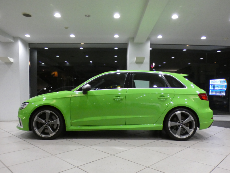 アウディ RS3 RS3ｽﾎﾟｰﾂﾊﾞｯｸ 2.5TFSIｸﾜﾄﾛ RSﾃﾞｻﾞｲﾝPKG　ADVｷｰ 追ACC ﾚｰﾝ&ｻｲﾄﾞｱｼｽﾄ RSｽﾎﾟｰﾂｼｰﾄ ﾋｰﾀｰ MMIﾅﾋﾞ ﾊﾞｰﾁｬﾙCP B&Oｻｳﾝﾄﾞ Bｶﾒﾗ PDC ﾏﾄﾘｸｽLED 専用ｴｸｽﾃﾘｱ&19AW ﾚｯﾄﾞｷｬﾘﾊﾟｰ ﾏｸﾞﾈﾃｨｯｸR 可変ﾏﾌﾗｰ 400ps　2年保証