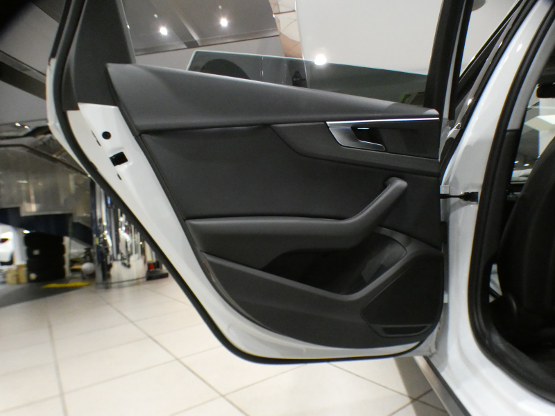 アウディ A4 A4 ｵｰﾙﾛｰﾄﾞｸﾜﾄﾛ ﾗｸﾞｼﾞｭｱﾘｰ&ｱｼｽﾀﾝｽPKG　ADVｷｰ 追ACC ﾚｰﾝ&ｻｲﾄﾞｱｼｽﾄ ｱｳﾃﾞｨﾌﾟﾚｾﾝｽ MMIﾅﾋﾞ ﾊﾞｰﾁｬﾙCP 全周囲ｶﾒﾗ PDC ﾊﾟｰｸｱｼｽﾄ ｵｰﾄﾃｰﾙｹﾞｰﾄ ﾏﾄﾘｸｽLED 17AW　2年保証