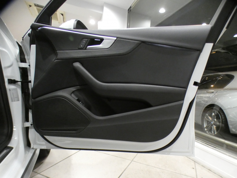 アウディ A4 A4 ｵｰﾙﾛｰﾄﾞｸﾜﾄﾛ ﾗｸﾞｼﾞｭｱﾘｰ&ｱｼｽﾀﾝｽPKG　ADVｷｰ 追ACC ﾚｰﾝ&ｻｲﾄﾞｱｼｽﾄ ｱｳﾃﾞｨﾌﾟﾚｾﾝｽ MMIﾅﾋﾞ ﾊﾞｰﾁｬﾙCP 全周囲ｶﾒﾗ PDC ﾊﾟｰｸｱｼｽﾄ ｵｰﾄﾃｰﾙｹﾞｰﾄ ﾏﾄﾘｸｽLED 17AW　2年保証