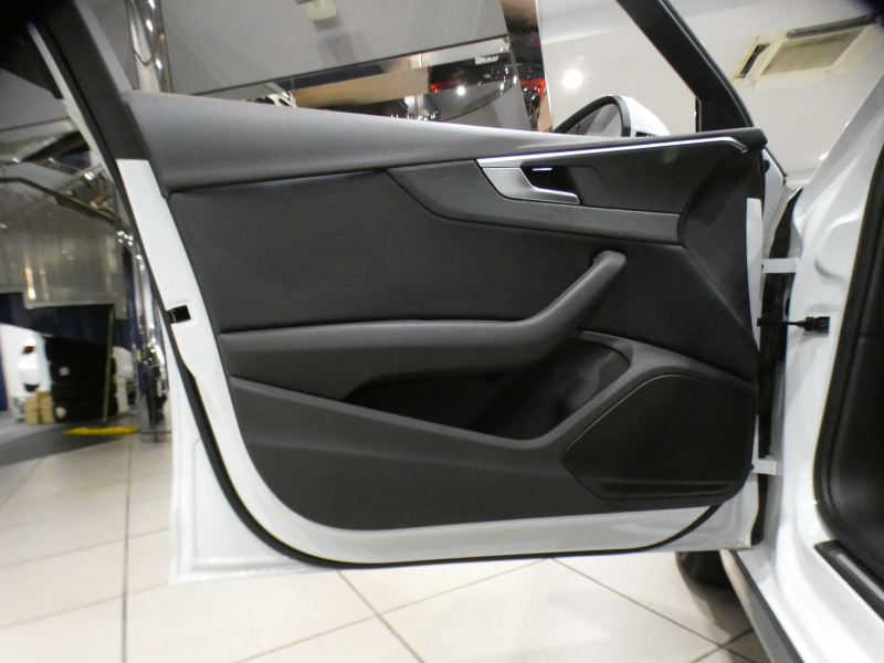 アウディ A4 A4 ｵｰﾙﾛｰﾄﾞｸﾜﾄﾛ ﾗｸﾞｼﾞｭｱﾘｰ&ｱｼｽﾀﾝｽPKG　ADVｷｰ 追ACC ﾚｰﾝ&ｻｲﾄﾞｱｼｽﾄ ｱｳﾃﾞｨﾌﾟﾚｾﾝｽ MMIﾅﾋﾞ ﾊﾞｰﾁｬﾙCP 全周囲ｶﾒﾗ PDC ﾊﾟｰｸｱｼｽﾄ ｵｰﾄﾃｰﾙｹﾞｰﾄ ﾏﾄﾘｸｽLED 17AW　2年保証