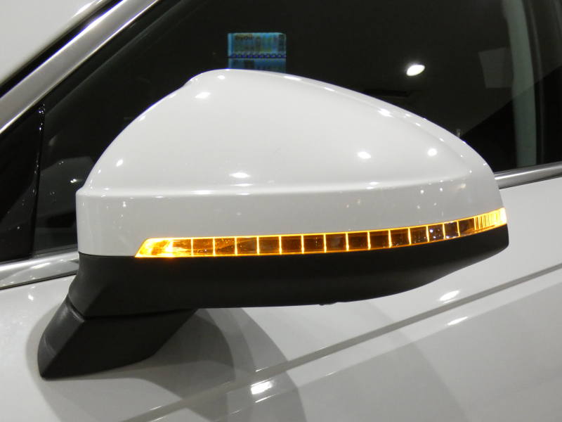 アウディ A4 A4 ｵｰﾙﾛｰﾄﾞｸﾜﾄﾛ ﾗｸﾞｼﾞｭｱﾘｰ&ｱｼｽﾀﾝｽPKG　ADVｷｰ 追ACC ﾚｰﾝ&ｻｲﾄﾞｱｼｽﾄ ｱｳﾃﾞｨﾌﾟﾚｾﾝｽ MMIﾅﾋﾞ ﾊﾞｰﾁｬﾙCP 全周囲ｶﾒﾗ PDC ﾊﾟｰｸｱｼｽﾄ ｵｰﾄﾃｰﾙｹﾞｰﾄ ﾏﾄﾘｸｽLED 17AW　2年保証