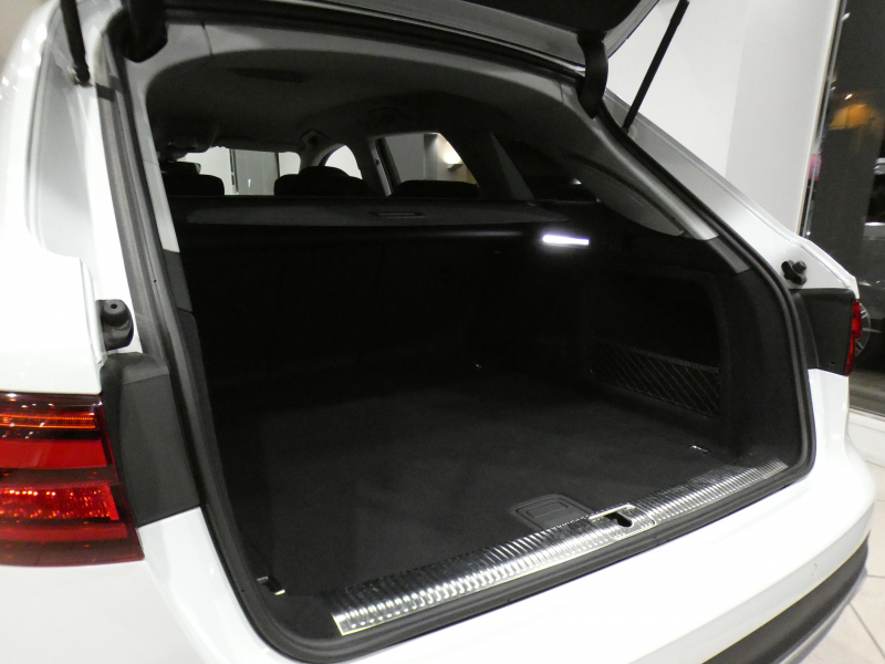 アウディ A4 A4 ｵｰﾙﾛｰﾄﾞｸﾜﾄﾛ ﾗｸﾞｼﾞｭｱﾘｰ&ｱｼｽﾀﾝｽPKG　ADVｷｰ 追ACC ﾚｰﾝ&ｻｲﾄﾞｱｼｽﾄ ｱｳﾃﾞｨﾌﾟﾚｾﾝｽ MMIﾅﾋﾞ ﾊﾞｰﾁｬﾙCP 全周囲ｶﾒﾗ PDC ﾊﾟｰｸｱｼｽﾄ ｵｰﾄﾃｰﾙｹﾞｰﾄ ﾏﾄﾘｸｽLED 17AW　2年保証