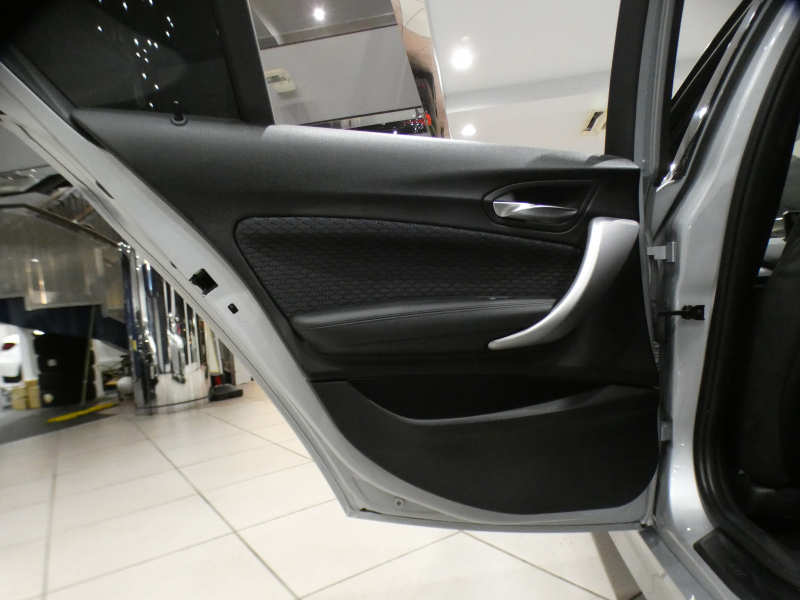 BMW 1シリーズ M135i ﾊﾟｰｷﾝｸﾞｻﾎﾟｰﾄPKG　ｺﾝﾌｫA ﾍｷｻｺﾞﾝｸﾛｽｼｰﾄ ｱﾝﾄﾞﾛｲﾄﾞﾓﾆﾀｰ(純正ﾅﾋﾞ表示可) BTｵｰﾃﾞｨｵ Bｶﾒﾗ Rｾﾝｻｰ ｷｾﾉﾝ 専用ｴｸｽﾃﾘｱ&18AW 320ps　2年保証