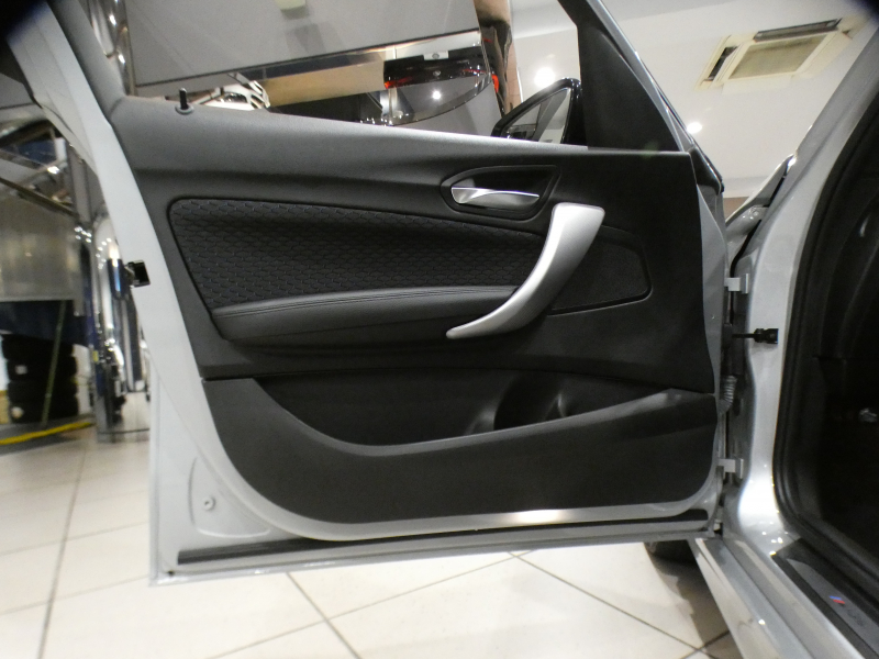 BMW 1シリーズ M135i ﾊﾟｰｷﾝｸﾞｻﾎﾟｰﾄPKG　ｺﾝﾌｫA ﾍｷｻｺﾞﾝｸﾛｽｼｰﾄ ｱﾝﾄﾞﾛｲﾄﾞﾓﾆﾀｰ(純正ﾅﾋﾞ表示可) BTｵｰﾃﾞｨｵ Bｶﾒﾗ Rｾﾝｻｰ ｷｾﾉﾝ 専用ｴｸｽﾃﾘｱ&18AW 320ps　2年保証