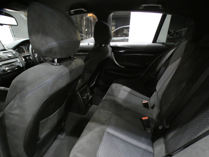 BMW 1シリーズ M135i ﾊﾟｰｷﾝｸﾞｻﾎﾟｰﾄPKG　ｺﾝﾌｫA ﾍｷｻｺﾞﾝｸﾛｽｼｰﾄ ｱﾝﾄﾞﾛｲﾄﾞﾓﾆﾀｰ(純正ﾅﾋﾞ表示可) BTｵｰﾃﾞｨｵ Bｶﾒﾗ Rｾﾝｻｰ ｷｾﾉﾝ 専用ｴｸｽﾃﾘｱ&18AW 320ps　2年保証
