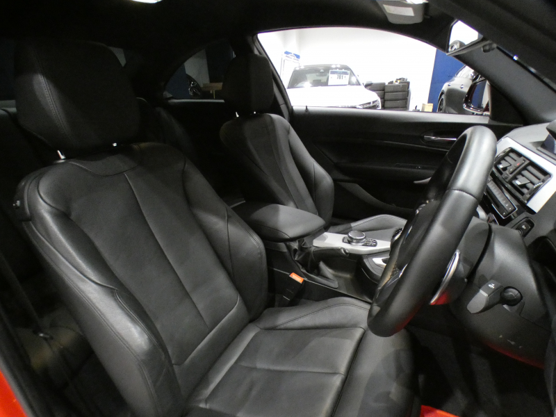 BMW 2シリーズ M240iｸｰﾍﾟ　後期 追ACC ﾚｰﾝDW 衝突軽減 黒革 ﾋｰﾀｰ iﾄﾞﾗｲﾌﾞﾅﾋﾞ(第6世代ﾀｯﾁP対応) Bｶﾒﾗ PDC LEDﾗｲﾄ&ﾃｰﾙﾗﾝﾌﾟ MﾊﾟﾌｫFｽﾎﾟｲﾗｰ&ｶｰﾎﾞﾝｽﾎﾟｲﾗｰ 専用ｴｸｽﾃﾘｱ&18AW B58EG 340ps　2年保証