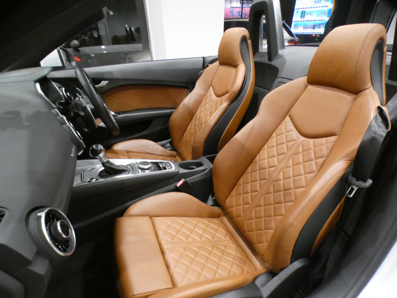 アウディ TTロードスター TTﾛｰﾄﾞｽﾀｰ 2.0TFSIｸﾜﾄﾛ ﾚｻﾞｰ&ｱｼｽﾀﾝｽPKG　ADVｷｰ 黒幌/茶革 ﾋｰﾀｰ MMIﾅﾋﾞTV ﾊﾞｰﾁｬﾙCP Bｶﾒﾗ PDC ｸﾙｺﾝ ﾏﾄﾘｸｽLED Sﾗｲﾝﾊﾞﾝﾊﾟｰ 18AW ﾛｰﾀﾞｳﾝｻｽ NEUSPPEDｴｱｸﾘ　2年保証