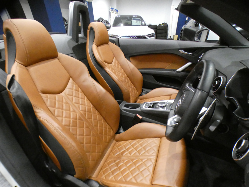 アウディ TTロードスター TTﾛｰﾄﾞｽﾀｰ 2.0TFSIｸﾜﾄﾛ ﾚｻﾞｰ&ｱｼｽﾀﾝｽPKG　ADVｷｰ 黒幌/茶革 ﾋｰﾀｰ MMIﾅﾋﾞTV ﾊﾞｰﾁｬﾙCP Bｶﾒﾗ PDC ｸﾙｺﾝ ﾏﾄﾘｸｽLED Sﾗｲﾝﾊﾞﾝﾊﾟｰ 18AW ﾛｰﾀﾞｳﾝｻｽ NEUSPPEDｴｱｸﾘ　2年保証