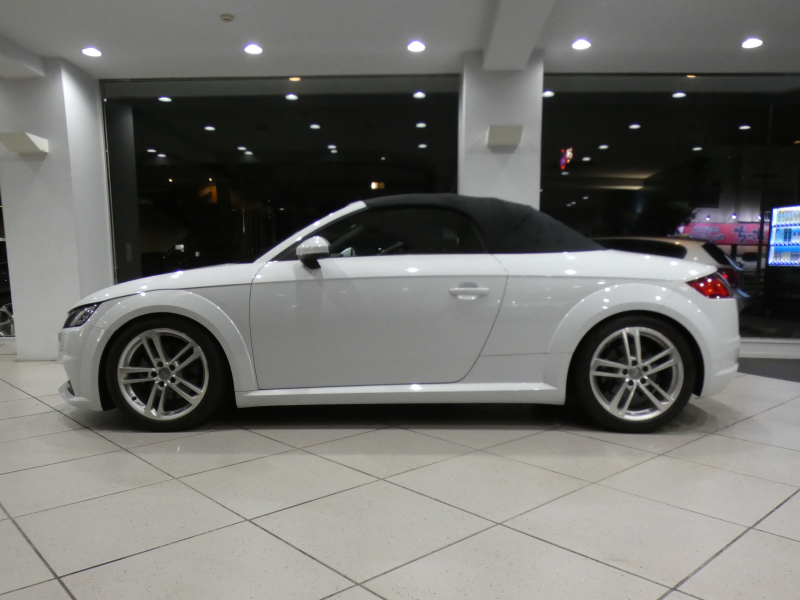 アウディ TTロードスター TTﾛｰﾄﾞｽﾀｰ 2.0TFSIｸﾜﾄﾛ ﾚｻﾞｰ&ｱｼｽﾀﾝｽPKG　ADVｷｰ 黒幌/茶革 ﾋｰﾀｰ MMIﾅﾋﾞTV ﾊﾞｰﾁｬﾙCP Bｶﾒﾗ PDC ｸﾙｺﾝ ﾏﾄﾘｸｽLED Sﾗｲﾝﾊﾞﾝﾊﾟｰ 18AW ﾛｰﾀﾞｳﾝｻｽ NEUSPPEDｴｱｸﾘ　2年保証