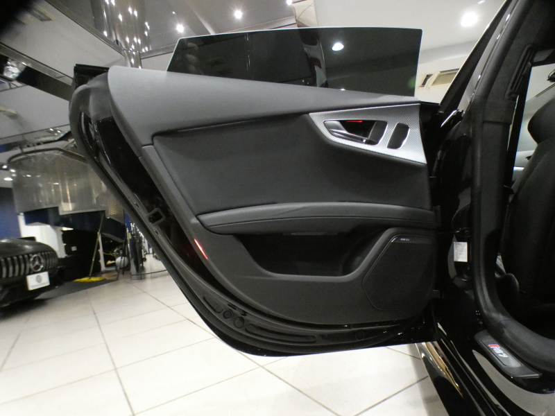 アウディ RS7 RS7ｽﾎﾟｰﾂﾊﾞｯｸ 4.0TFSIｸﾜﾄﾛ　1ｵｰﾅｰ ｱｼｽﾀﾝｽｼｽﾃﾑ 追ACC ﾚｰﾝ&ｻｲﾄﾞｱｼｽﾄ ﾌﾞﾚｰｷﾌﾟﾚW 黒革 ｻﾝﾙｰﾌ ｱﾙｶﾝﾀｰﾗﾙｰﾌ MMIﾅﾋﾞTV BOSE Bｶﾒﾗ PDC LEDﾗｲﾄ 専用ｴｸｽﾃﾘｱ&21AW 可変ﾏﾌﾗｰ 560ps　2年保証