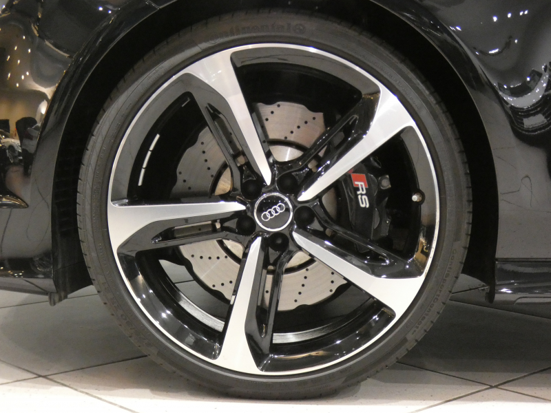 アウディ RS7 RS7ｽﾎﾟｰﾂﾊﾞｯｸ 4.0TFSIｸﾜﾄﾛ　1ｵｰﾅｰ ｱｼｽﾀﾝｽｼｽﾃﾑ 追ACC ﾚｰﾝ&ｻｲﾄﾞｱｼｽﾄ ﾌﾞﾚｰｷﾌﾟﾚW 黒革 ｻﾝﾙｰﾌ ｱﾙｶﾝﾀｰﾗﾙｰﾌ MMIﾅﾋﾞTV BOSE Bｶﾒﾗ PDC LEDﾗｲﾄ 専用ｴｸｽﾃﾘｱ&21AW 可変ﾏﾌﾗｰ 560ps　2年保証