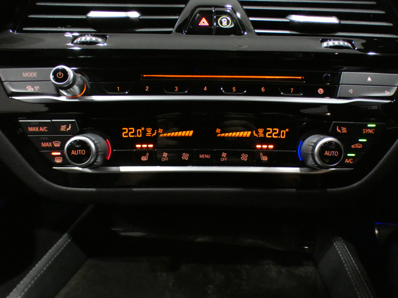 BMW 5シリーズ 523i Mｽﾎﾟｰﾂ ﾊｲﾗｲﾝPKG　ｺﾝﾌｫA Dｱｼｽﾄ+ 追ACC ﾚｰﾝCHW 衝突軽減 黒革 全席ﾋｰﾀｰ iﾄﾞﾗｲﾌﾞﾅﾋﾞ(第6世代ﾀｯﾁP対応) 全周囲ｶﾒﾗ PDC LEDﾗｲﾄ ｵｰﾄﾄﾗﾝｸ Mｽﾎﾟｰﾂｴｱﾛ&19AW ﾄﾗﾝｸｽﾎﾟｲﾗｰ　2年保証