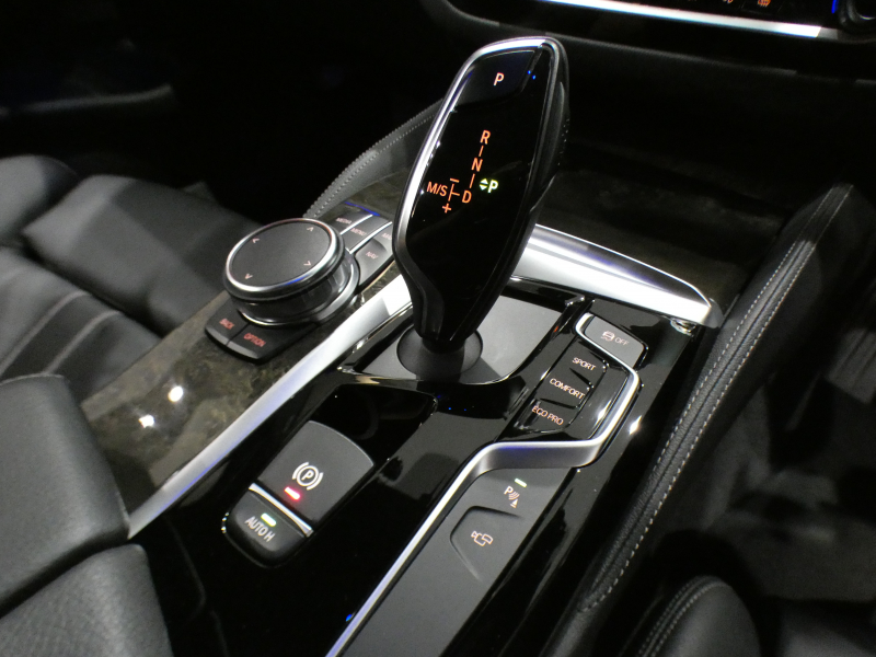 BMW 5シリーズ 523i Mｽﾎﾟｰﾂ ﾊｲﾗｲﾝPKG　ｺﾝﾌｫA Dｱｼｽﾄ+ 追ACC ﾚｰﾝCHW 衝突軽減 黒革 全席ﾋｰﾀｰ iﾄﾞﾗｲﾌﾞﾅﾋﾞ(第6世代ﾀｯﾁP対応) 全周囲ｶﾒﾗ PDC LEDﾗｲﾄ ｵｰﾄﾄﾗﾝｸ Mｽﾎﾟｰﾂｴｱﾛ&19AW ﾄﾗﾝｸｽﾎﾟｲﾗｰ　2年保証