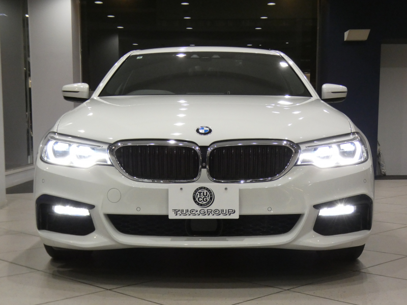 BMW 5シリーズ 523i Mｽﾎﾟｰﾂ ﾊｲﾗｲﾝPKG　ｺﾝﾌｫA Dｱｼｽﾄ+ 追ACC ﾚｰﾝCHW 衝突軽減 黒革 全席ﾋｰﾀｰ iﾄﾞﾗｲﾌﾞﾅﾋﾞ(第6世代ﾀｯﾁP対応) 全周囲ｶﾒﾗ PDC LEDﾗｲﾄ ｵｰﾄﾄﾗﾝｸ Mｽﾎﾟｰﾂｴｱﾛ&19AW ﾄﾗﾝｸｽﾎﾟｲﾗｰ　2年保証