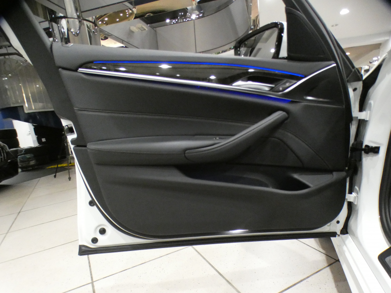 BMW 5シリーズ 523i Mｽﾎﾟｰﾂ ﾊｲﾗｲﾝPKG　ｺﾝﾌｫA Dｱｼｽﾄ+ 追ACC ﾚｰﾝCHW 衝突軽減 黒革 全席ﾋｰﾀｰ iﾄﾞﾗｲﾌﾞﾅﾋﾞ(第6世代ﾀｯﾁP対応) 全周囲ｶﾒﾗ PDC LEDﾗｲﾄ ｵｰﾄﾄﾗﾝｸ Mｽﾎﾟｰﾂｴｱﾛ&19AW ﾄﾗﾝｸｽﾎﾟｲﾗｰ　2年保証