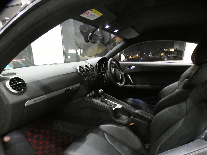 アウディ TT RS クーペ TTRSﾌﾟﾗｽｸｰﾍﾟ　黒革 ﾋｰﾀｰ SDﾅﾋﾞTV BTｵｰﾃﾞｨｵ Bｶﾒﾗ Rｾﾝｻｰ ｷｾﾉﾝ 専用ｴｸｽﾃﾘｱ&19AW ﾘｱｳｲﾝｸﾞ 360ps　2年保証