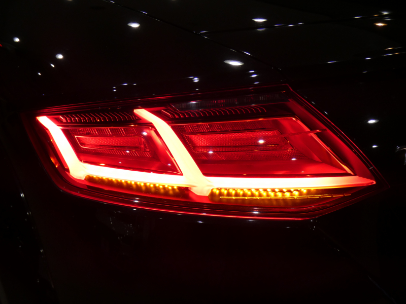 アウディ TTロードスター TTﾛｰﾄﾞｽﾀｰ 2.0TFSIｸﾜﾄﾛ SﾗｲﾝPKG　ADVｷｰ 黒幌/黒半革 Pｼｰﾄ MMIﾅﾋﾞTV ﾊﾞｰﾁｬﾙCP Rｾﾝｻｰ ﾏﾄﾘｸｽLED Sﾗｲﾝｴｸｽﾃﾘｱ&18AW　2年保証