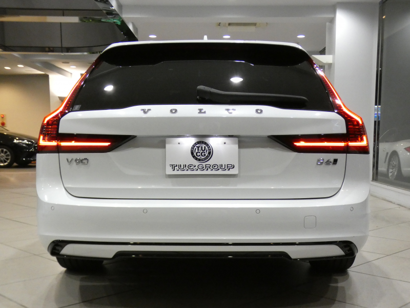 ボルボ V90 V90 B6 AWD Rﾃﾞｻﾞｲﾝ　ｼﾃｨｾｰﾌ 追ACC･LKA･ LCMA ｽﾃｱﾋｰﾀｰ 白革 全席ﾋｰﾀｰ ﾊﾟﾉﾗﾏSR ﾀｯﾁｽｸﾘｰﾝHDDﾅﾋﾞTV B&Wｻｳﾝﾄﾞ 全周ｶﾒﾗ PDC ﾍｯﾄﾞｱｯﾌﾟDSP LEDﾗｲﾄ ｵｰﾄﾃｰﾙｹﾞｰﾄ Rﾃﾞｻﾞｲﾝ専用ｴｸｽﾃﾘｱ&20AW B6ｴﾝｼﾞﾝ +ﾓｰﾀｰ　2年保証